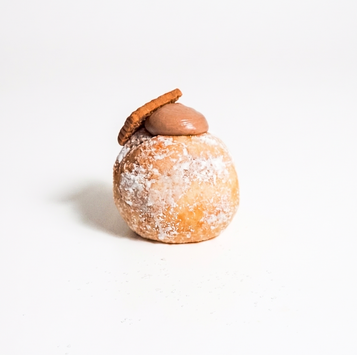 เมนู: Chocolate Biscoff Donut