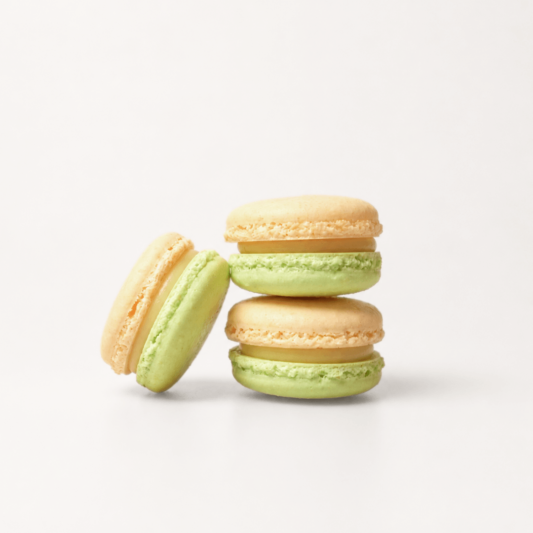 เมนู: Passion & Milk Macaron
