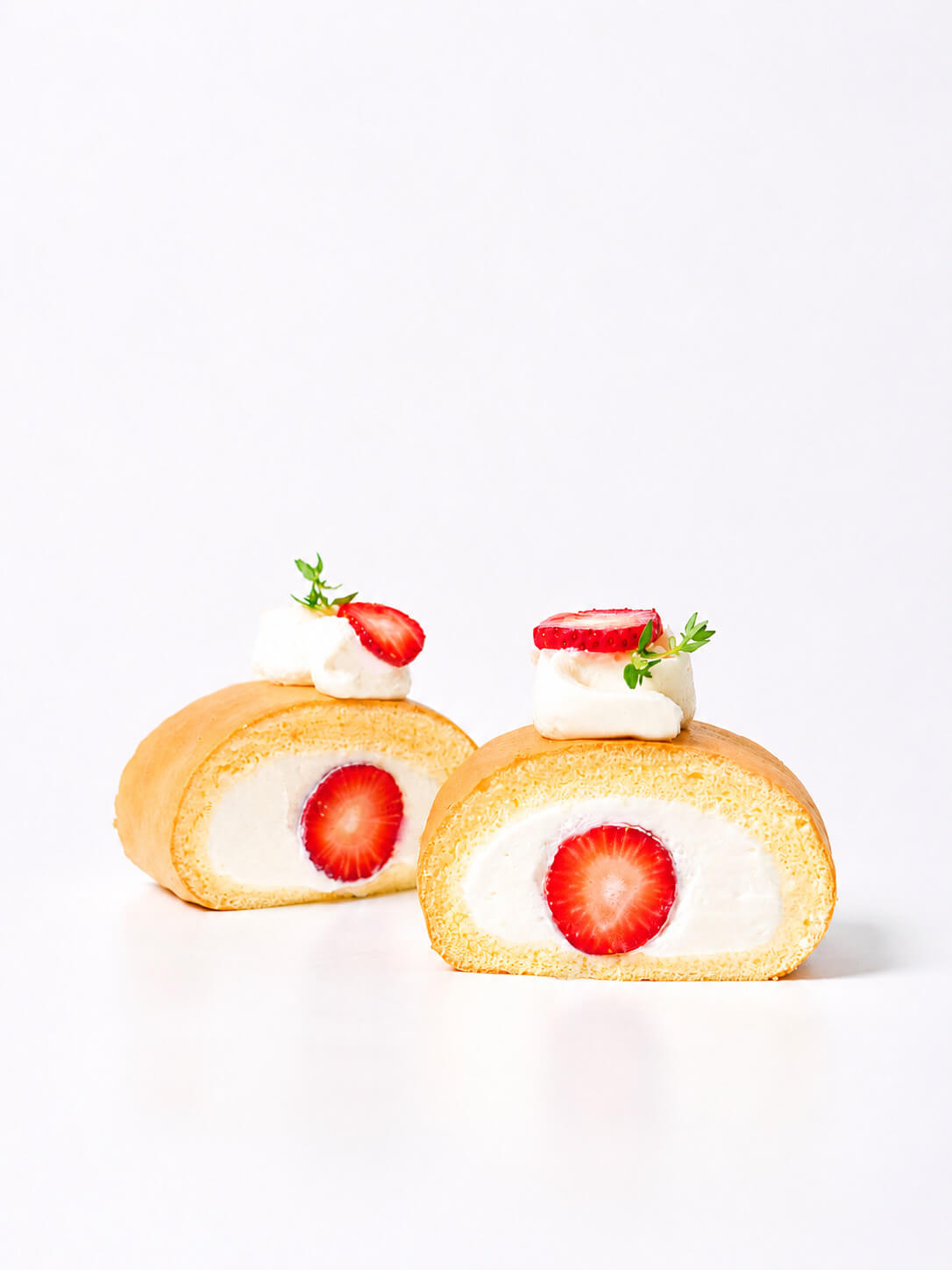 เมนู: Strawberry Vanilla Roll Cake